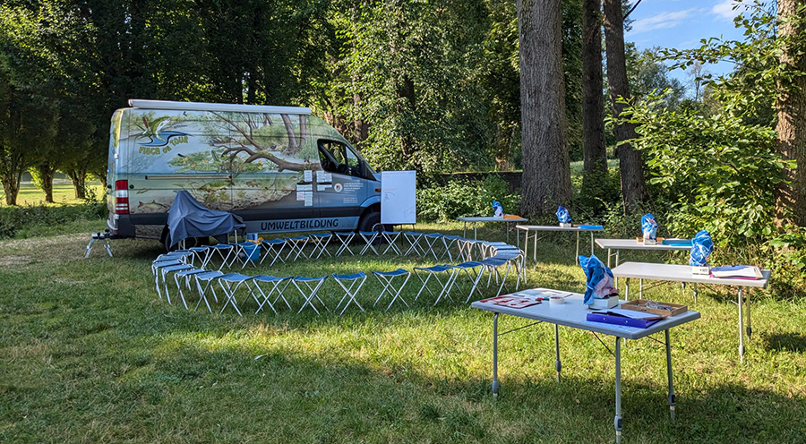 Das Fischmobil während eines Einsatzes in Heiligkreuztal.